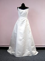 Ginnis wedding dress